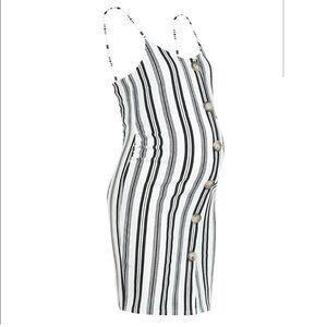 🤍 Boohoo Black and White Striped Maternity Dress 🖤